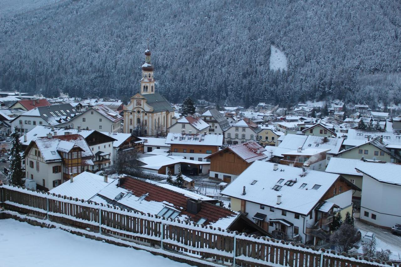 Ferienwohnung Auszeit Stubai Fulpmes Exterior foto