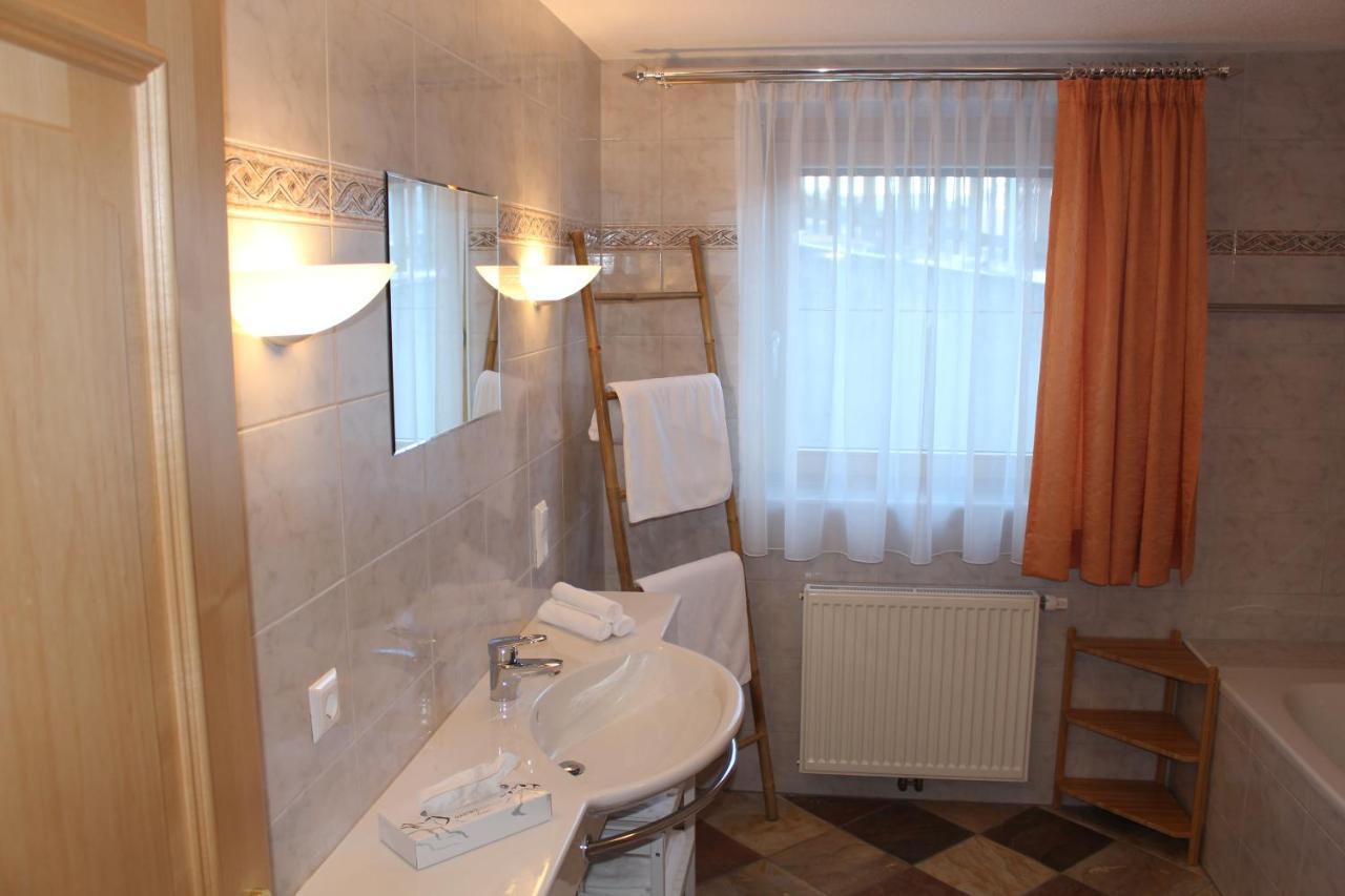 Ferienwohnung Auszeit Stubai Fulpmes Exterior foto