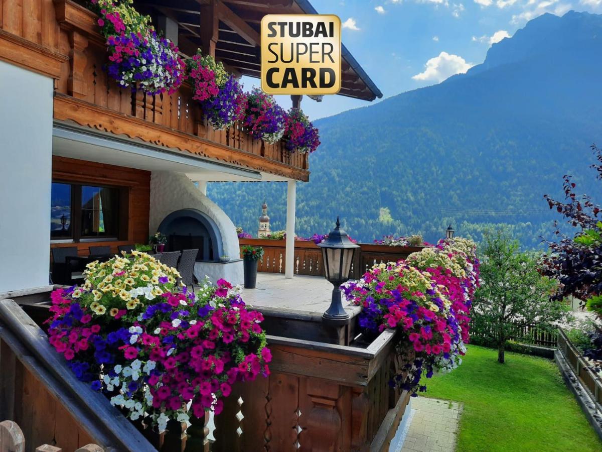 Ferienwohnung Auszeit Stubai Fulpmes Exterior foto